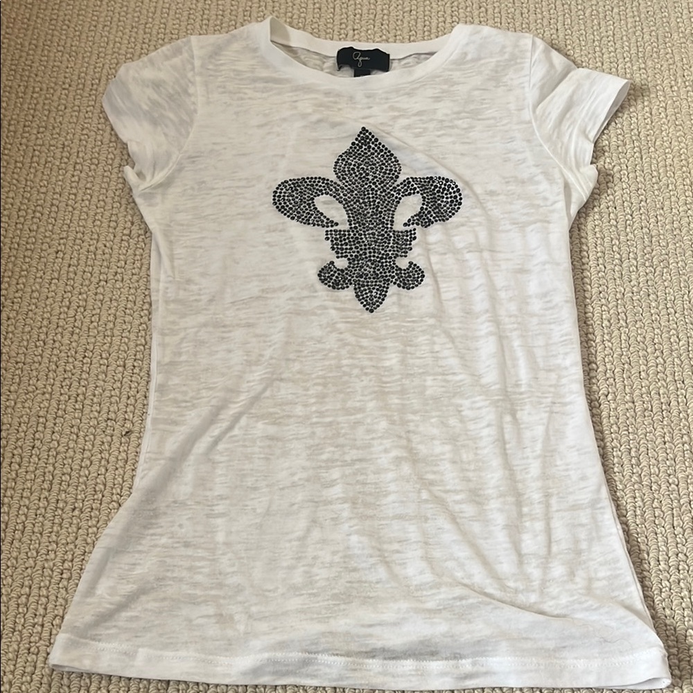Aqua White Short Sleeve Tee with Black fleur de lis